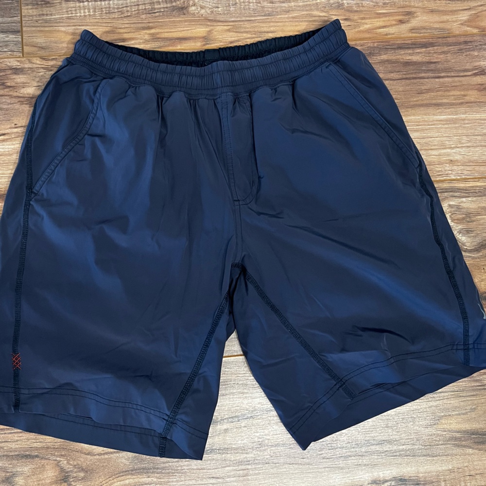 RHONE running short - mens M